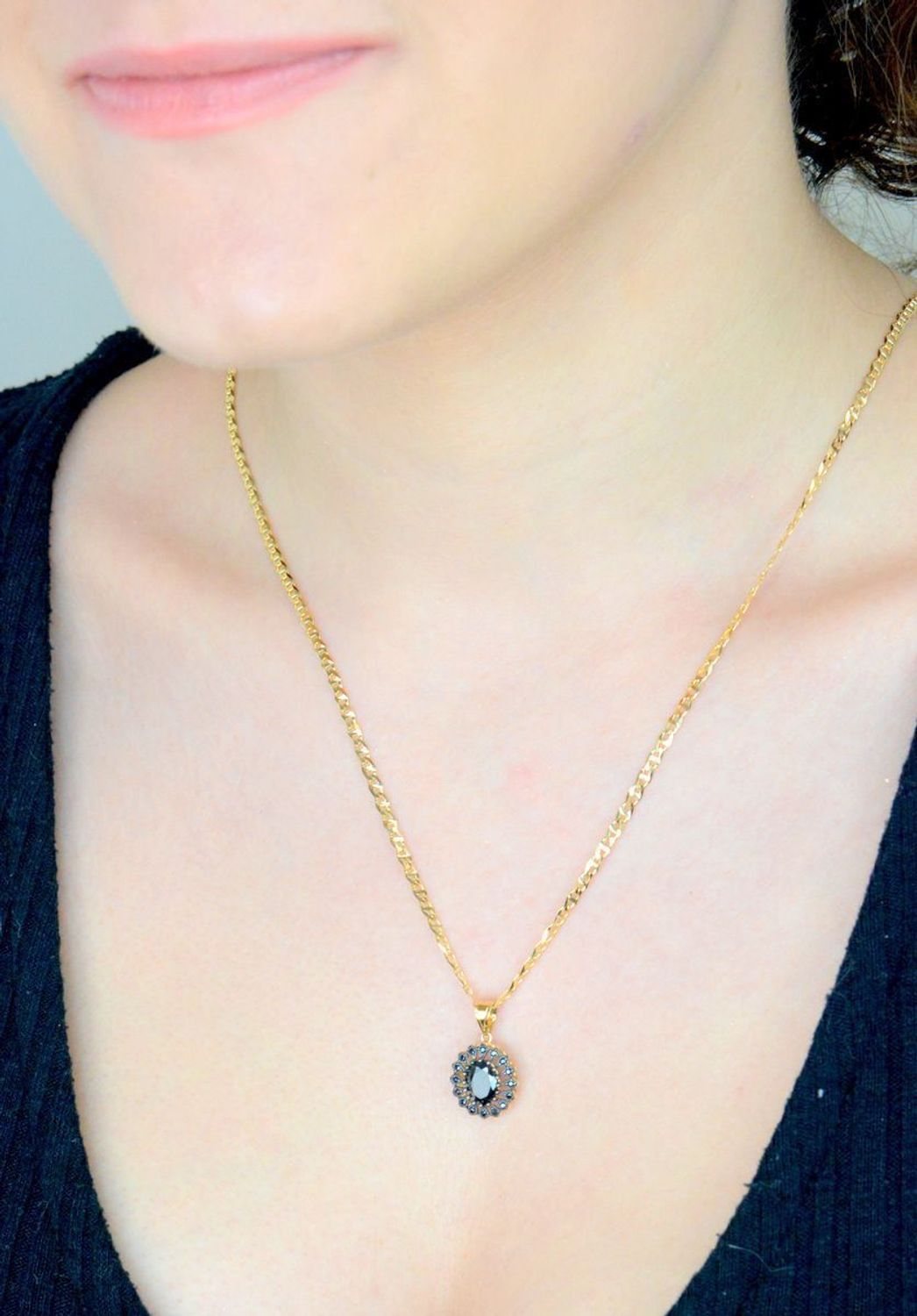 Zawieszka złota markiza z czarnymi cyrkoniami i czarnym rodem, próba 585 ZA 7083 585. Zawieszka złota z czarnymi kamieniami. Modna złota biżuteria. Zawieszki złote. Prezent dla kobiety. 1.jpg